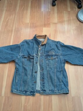 Men's Blue Denim Trucker Jacket with Tan Collar